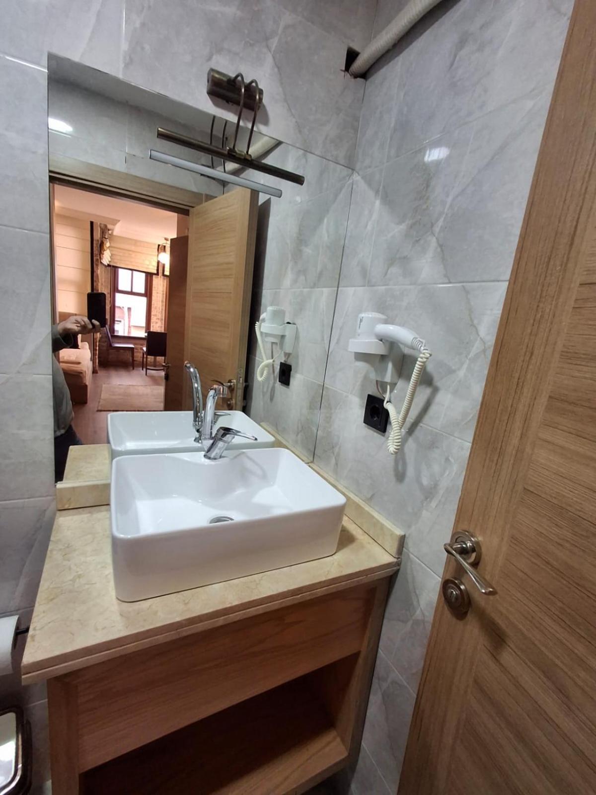 Besiktas Guest House Provincia di Istanbul Esterno foto